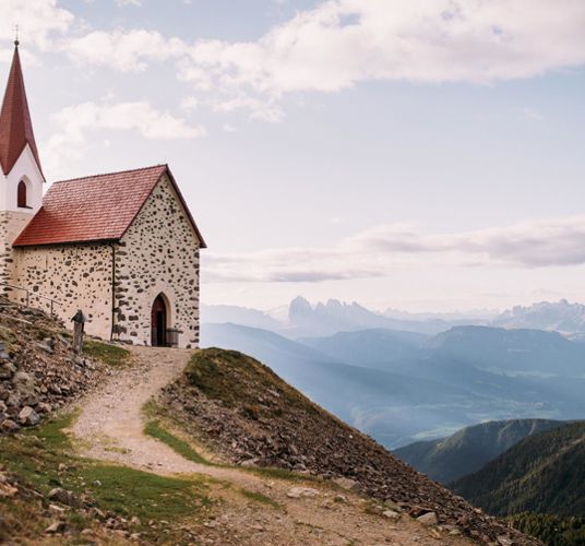 The church at the Latzfons Cross