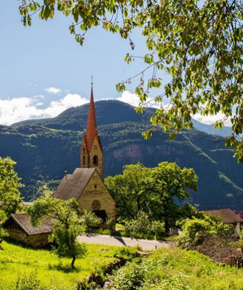 The Church of St. Ingenuin and Albuin at Saubach