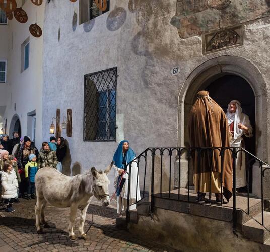 Presepe vivente alla ricerca di un ostello
