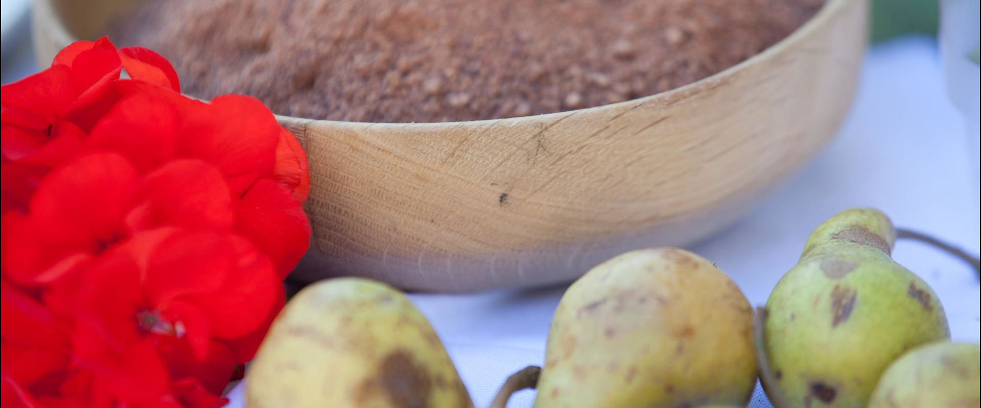 Pears and pear flour