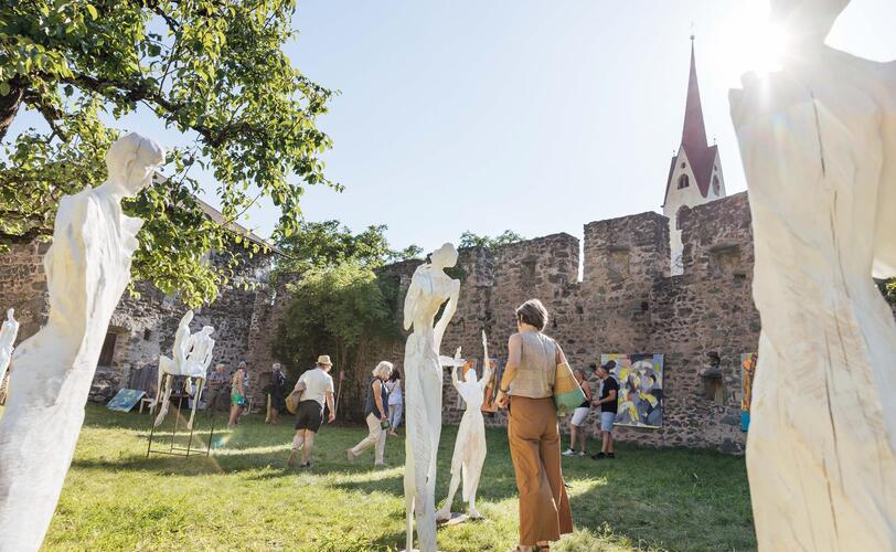 Visitatori del viale culturale  di Gudon