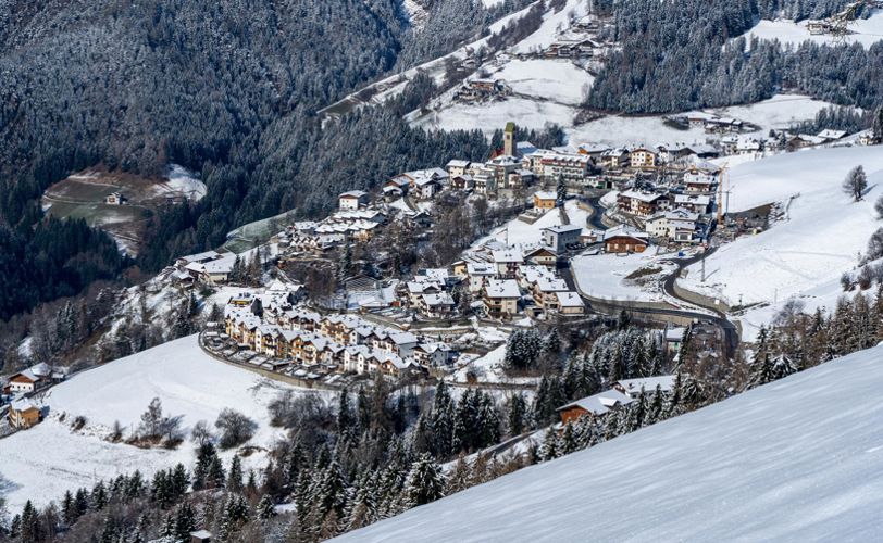 Vista su Lazfons in inverno