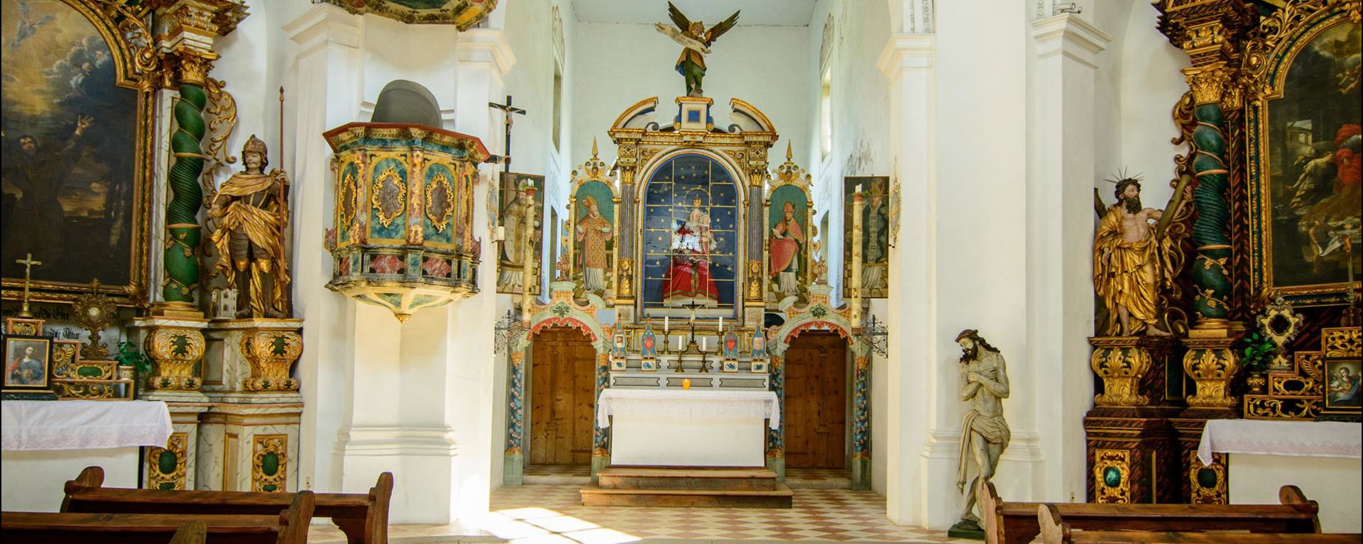 Die Liebfrauenkirche im Inneren des Klosters Säben