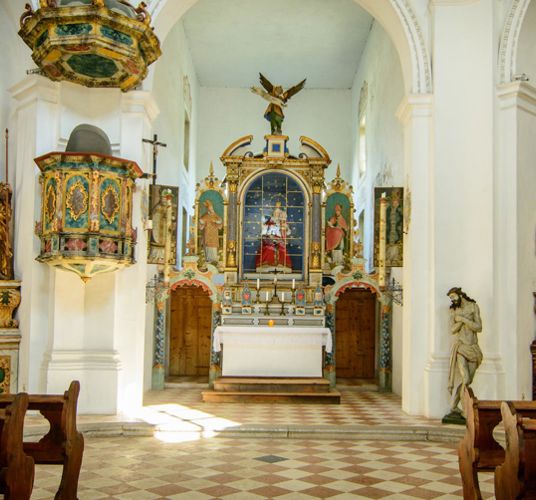 Die Liebfrauenkirche im Inneren des Klosters Säben