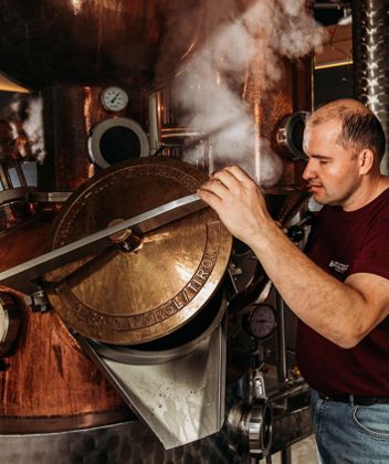 Michael Oberpertinger bei der Arbeit