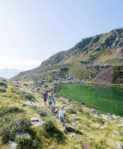 Una famiglia al lago dei Morti