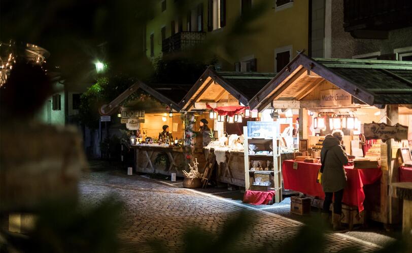 Bancarelle al mercatino di natale