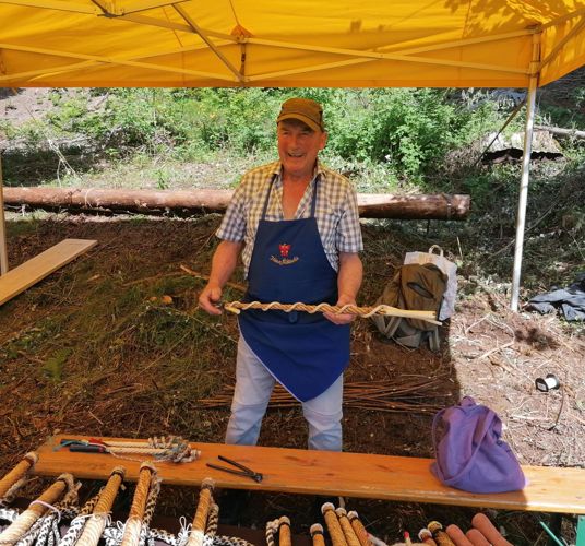 Una bancarella al mercato tematico di Velturno