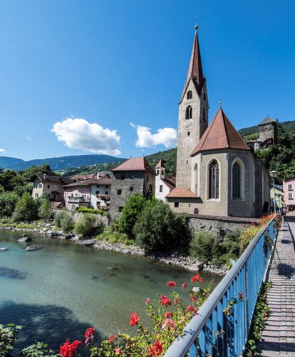 klausen-stadt-highlights-pfarrkirche-c-helmuth-rier-12